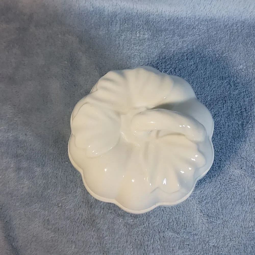 BIA Cordon Bleu White Ceramic Pumpkin Lidded Bowl Ramekin Cocotte 14 oz Fall